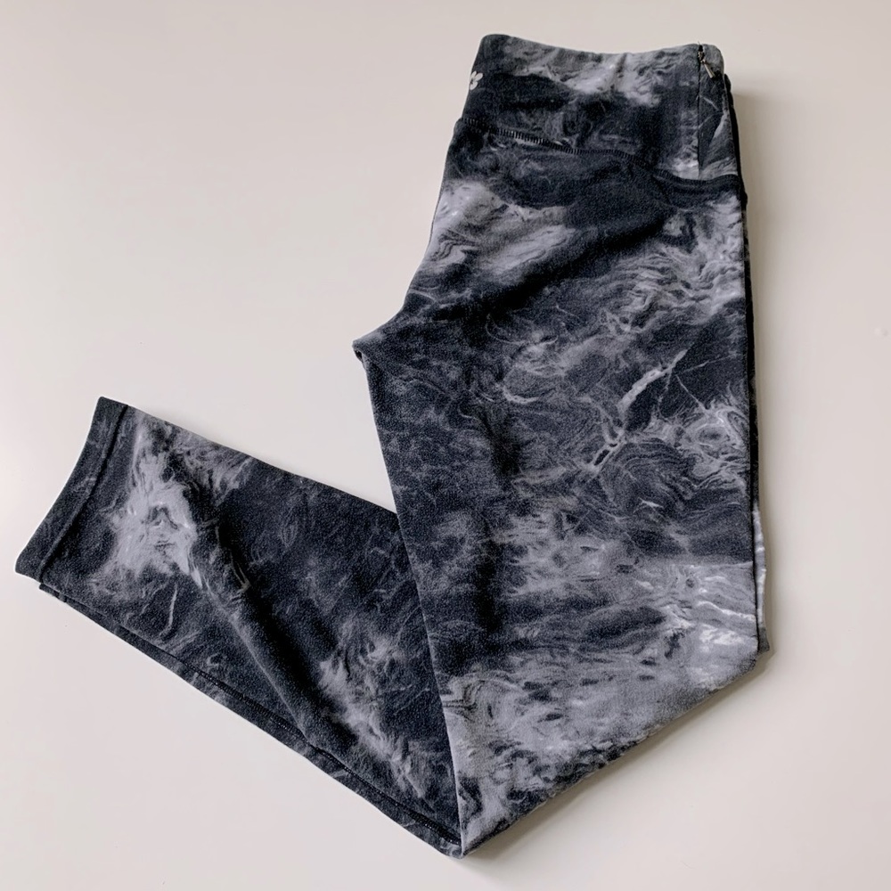 🟡Tuff Athletics Marble Print Leggings